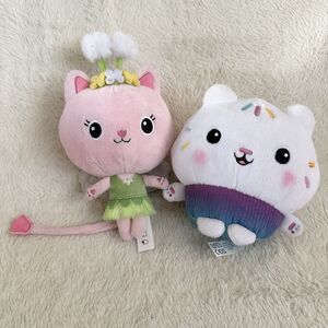 Dreamworks Gabby’s Dollhouse Kitty Fairy and Cakey Set of 2 Plush Stuffed Animal